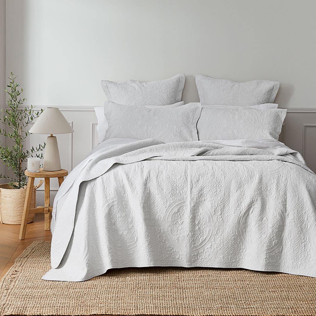 Artemida Bedspread - White